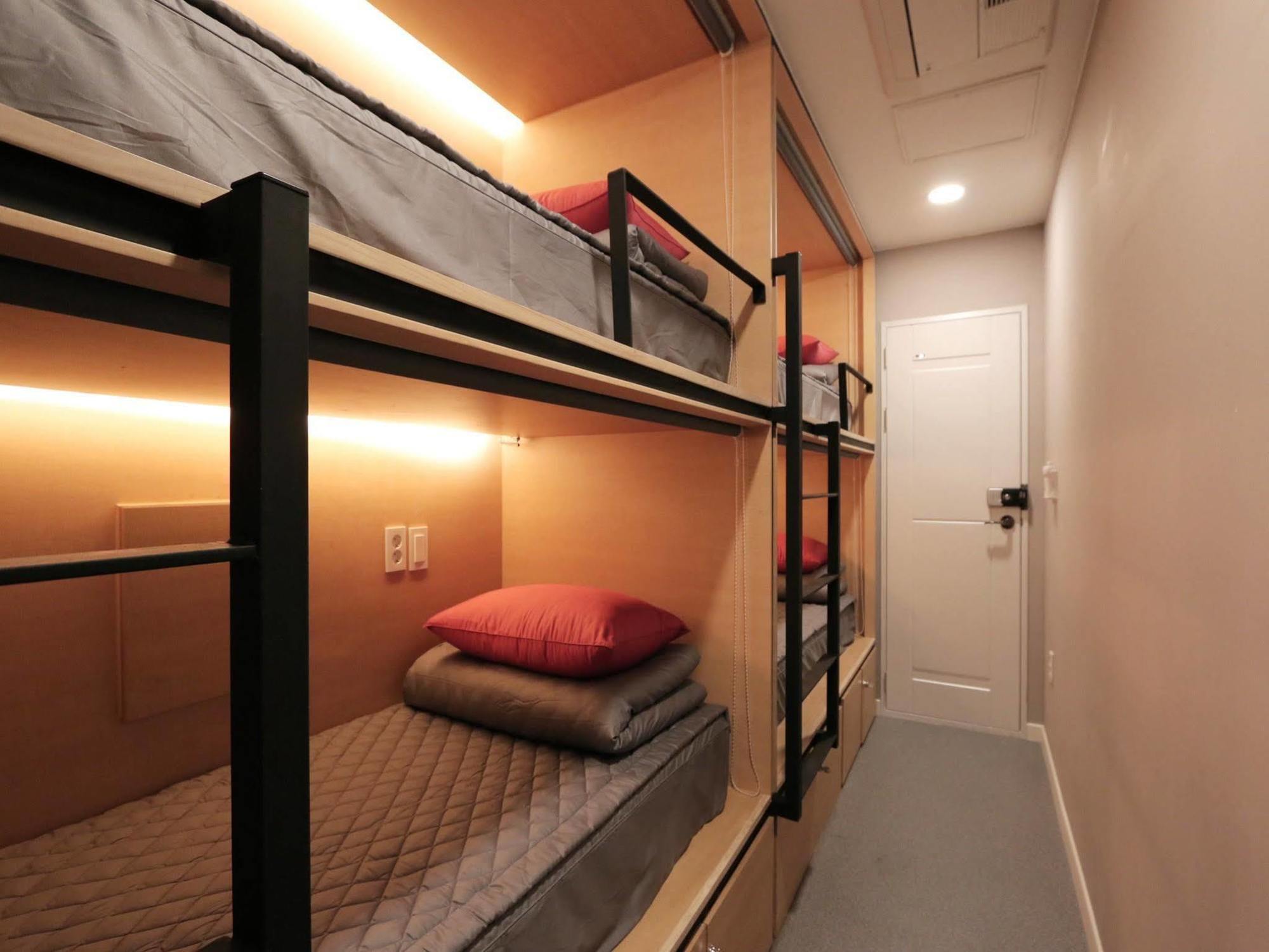 Blueboat Hostel Gyeongju Exterior photo
